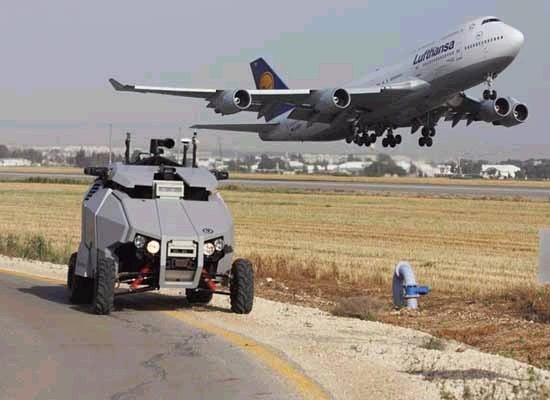 Израильский роботизированный часовой встает в строй